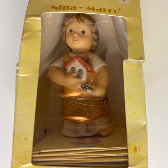 2 Vintage Porcelain Goebel Guardian Angel figures.Still in original box. - Picture 3 of 9